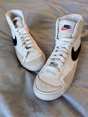 Nike Blazer Mid 77 - big boys 4.5 / women’s 6